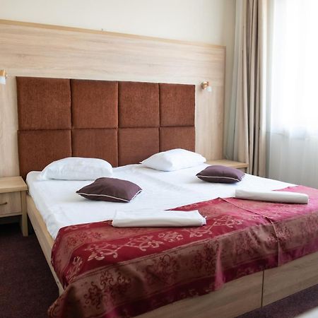 Hotel Panoramic Râmnicu Vâlcea エクステリア 写真