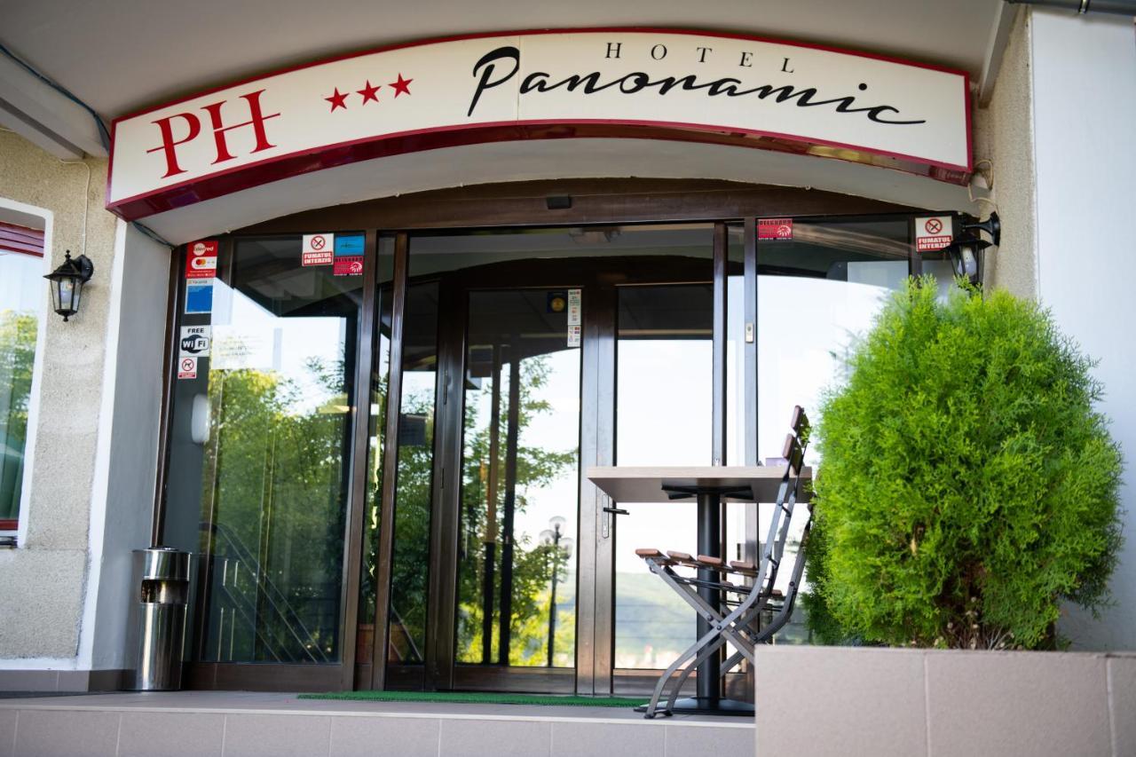 Hotel Panoramic Râmnicu Vâlcea エクステリア 写真