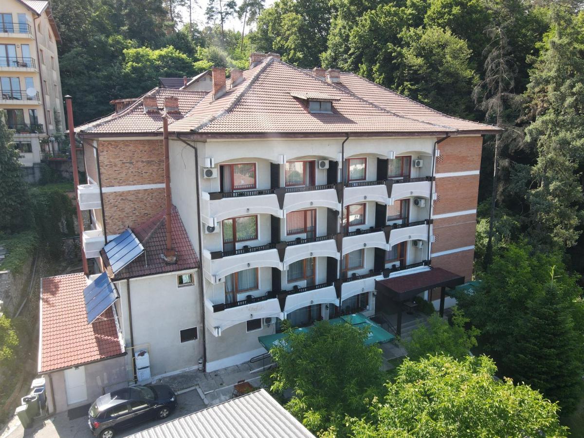 Hotel Panoramic Râmnicu Vâlcea エクステリア 写真