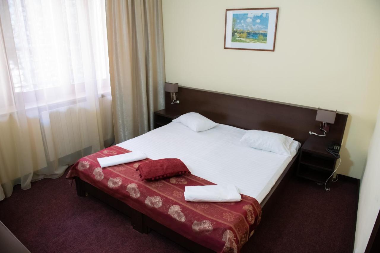 Hotel Panoramic Râmnicu Vâlcea エクステリア 写真