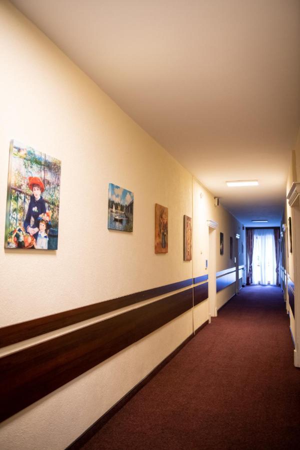 Hotel Panoramic Râmnicu Vâlcea エクステリア 写真