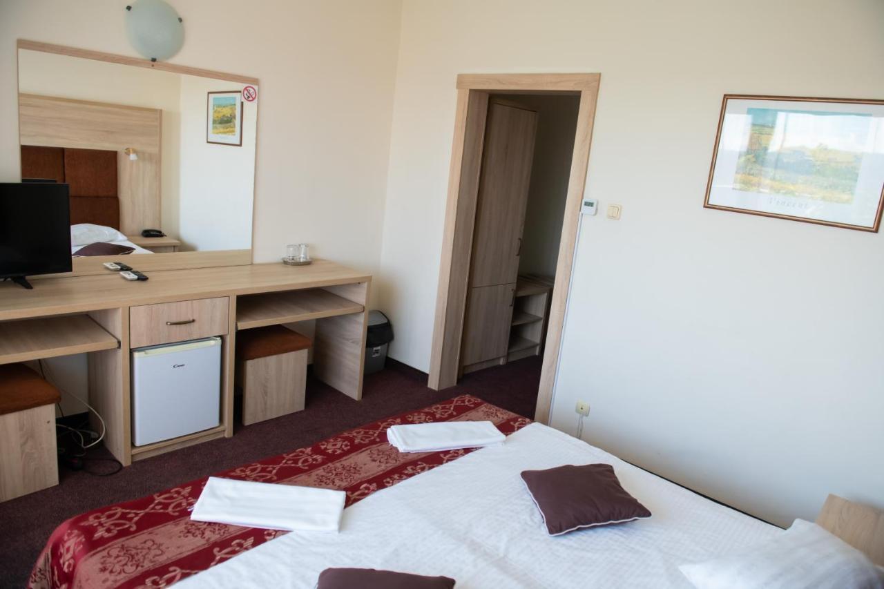 Hotel Panoramic Râmnicu Vâlcea エクステリア 写真