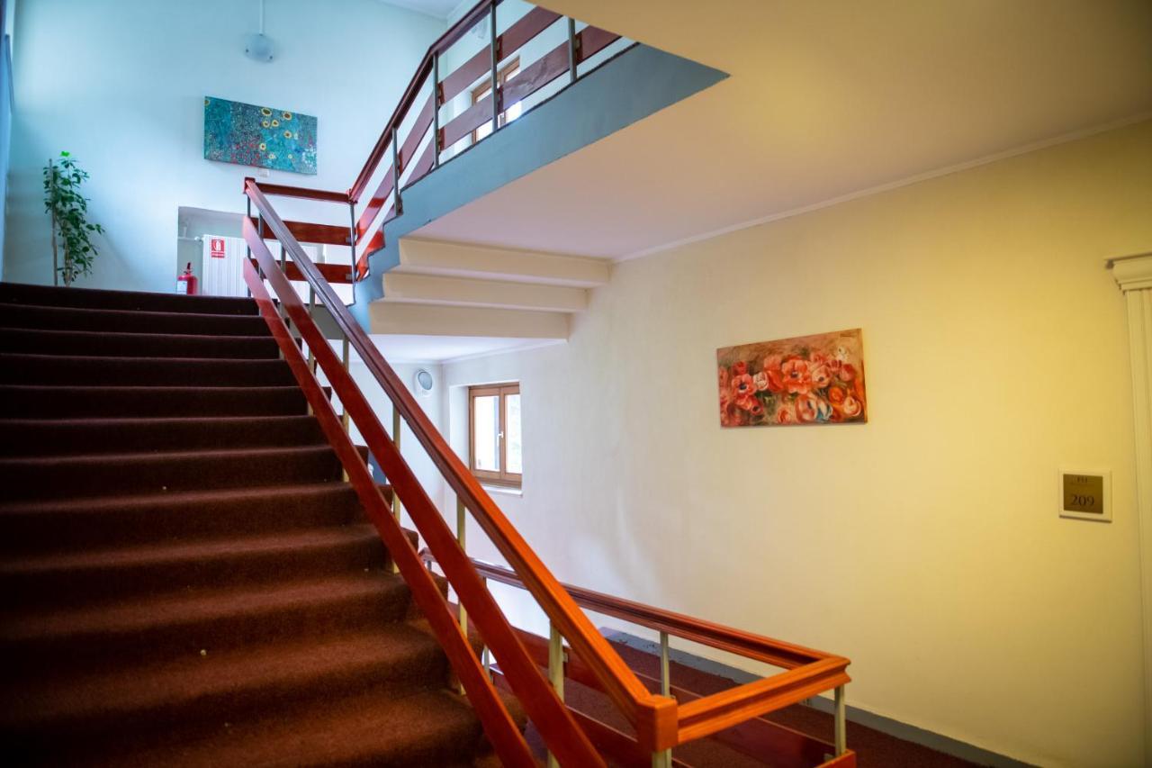 Hotel Panoramic Râmnicu Vâlcea エクステリア 写真