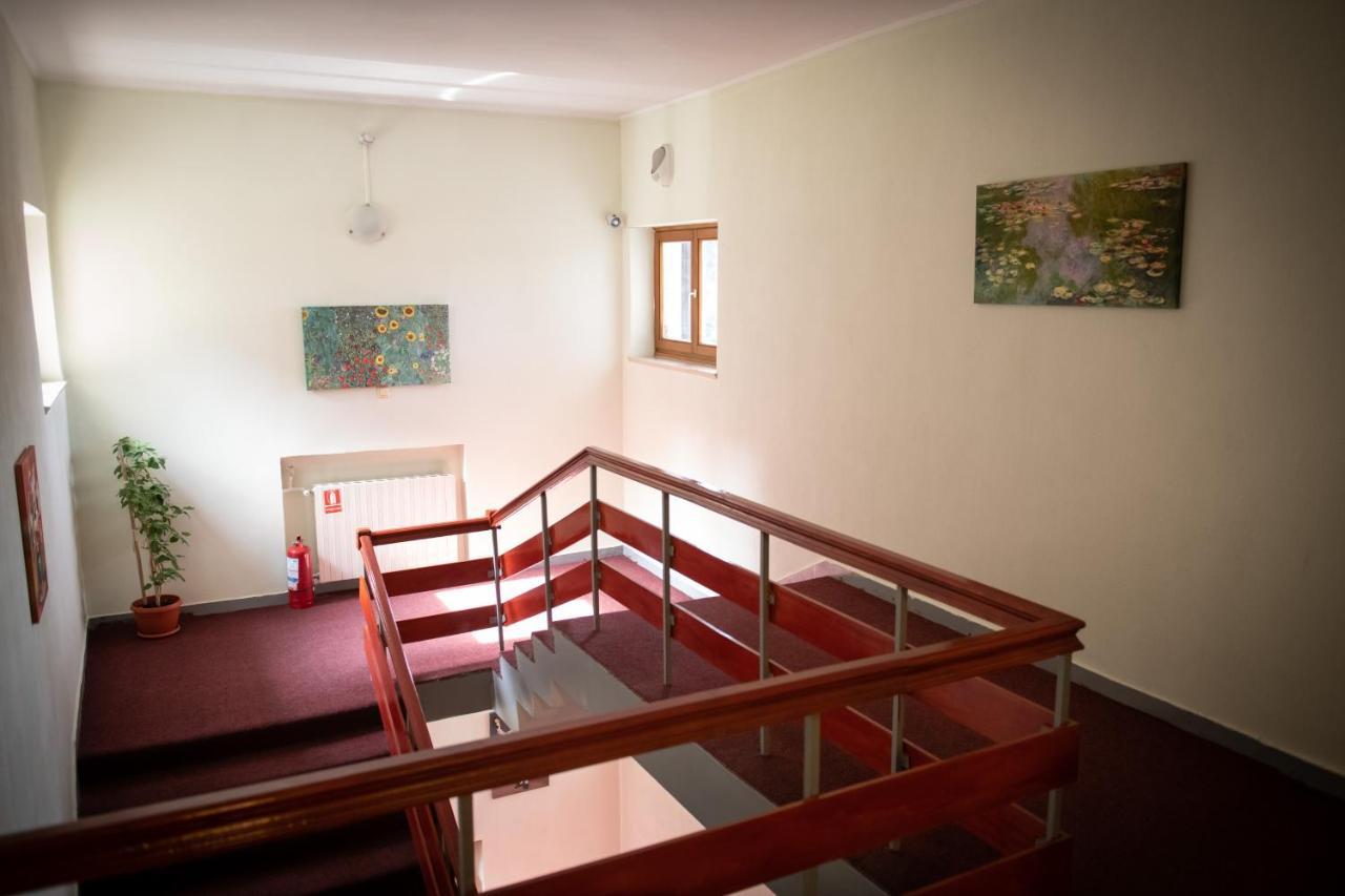 Hotel Panoramic Râmnicu Vâlcea エクステリア 写真