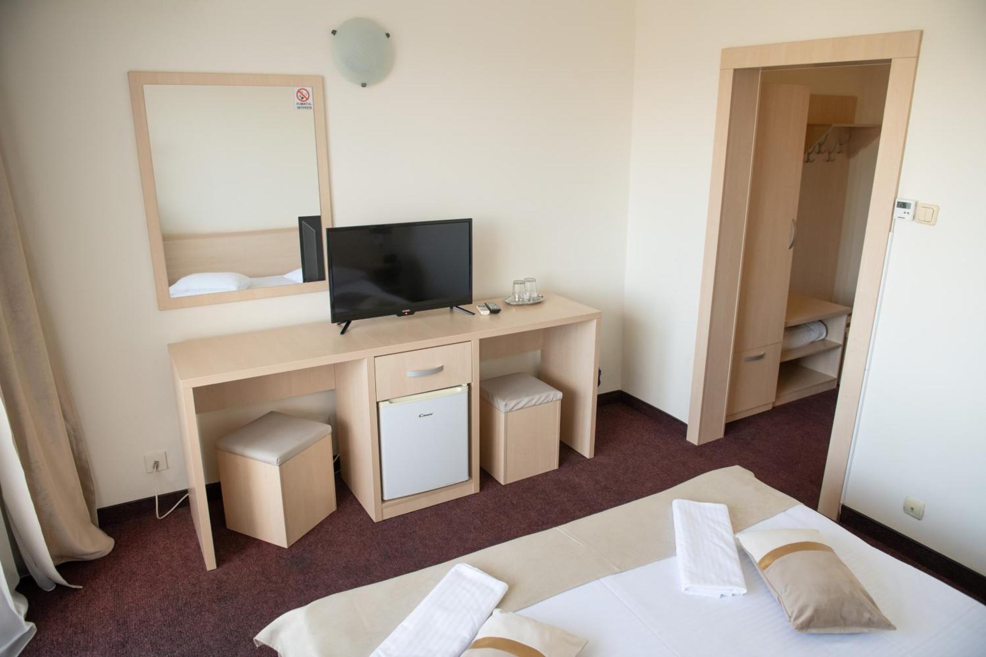 Hotel Panoramic Râmnicu Vâlcea エクステリア 写真