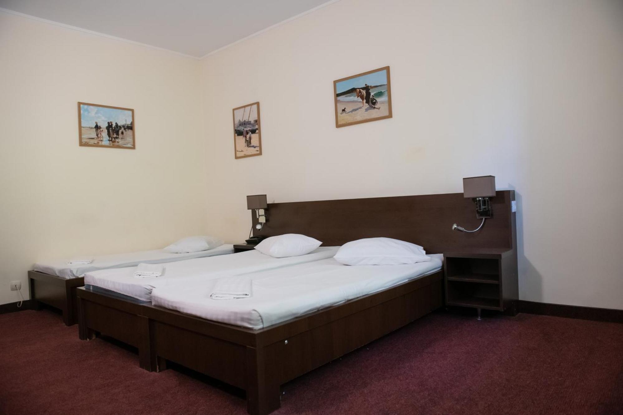 Hotel Panoramic Râmnicu Vâlcea エクステリア 写真