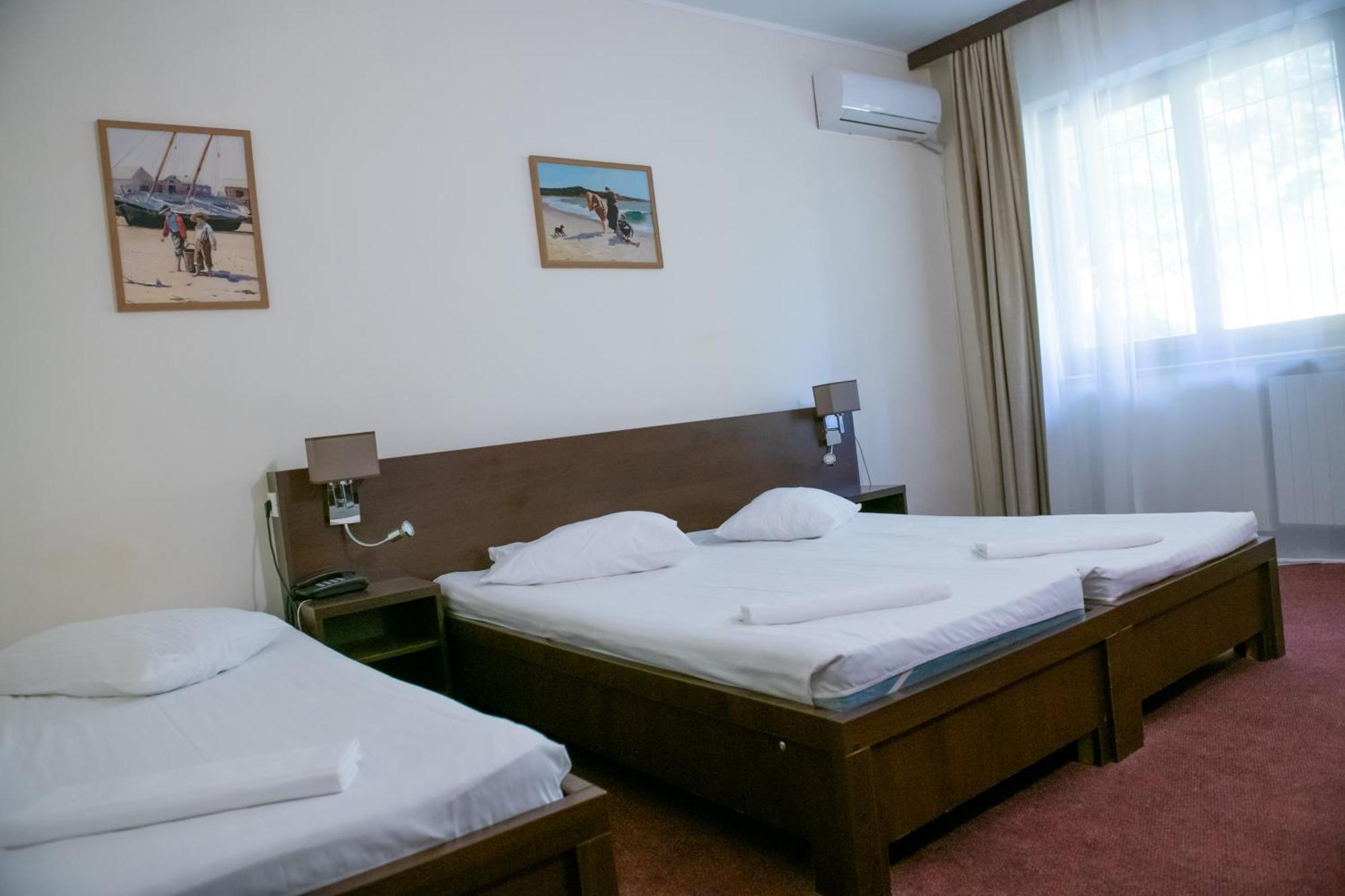 Hotel Panoramic Râmnicu Vâlcea エクステリア 写真