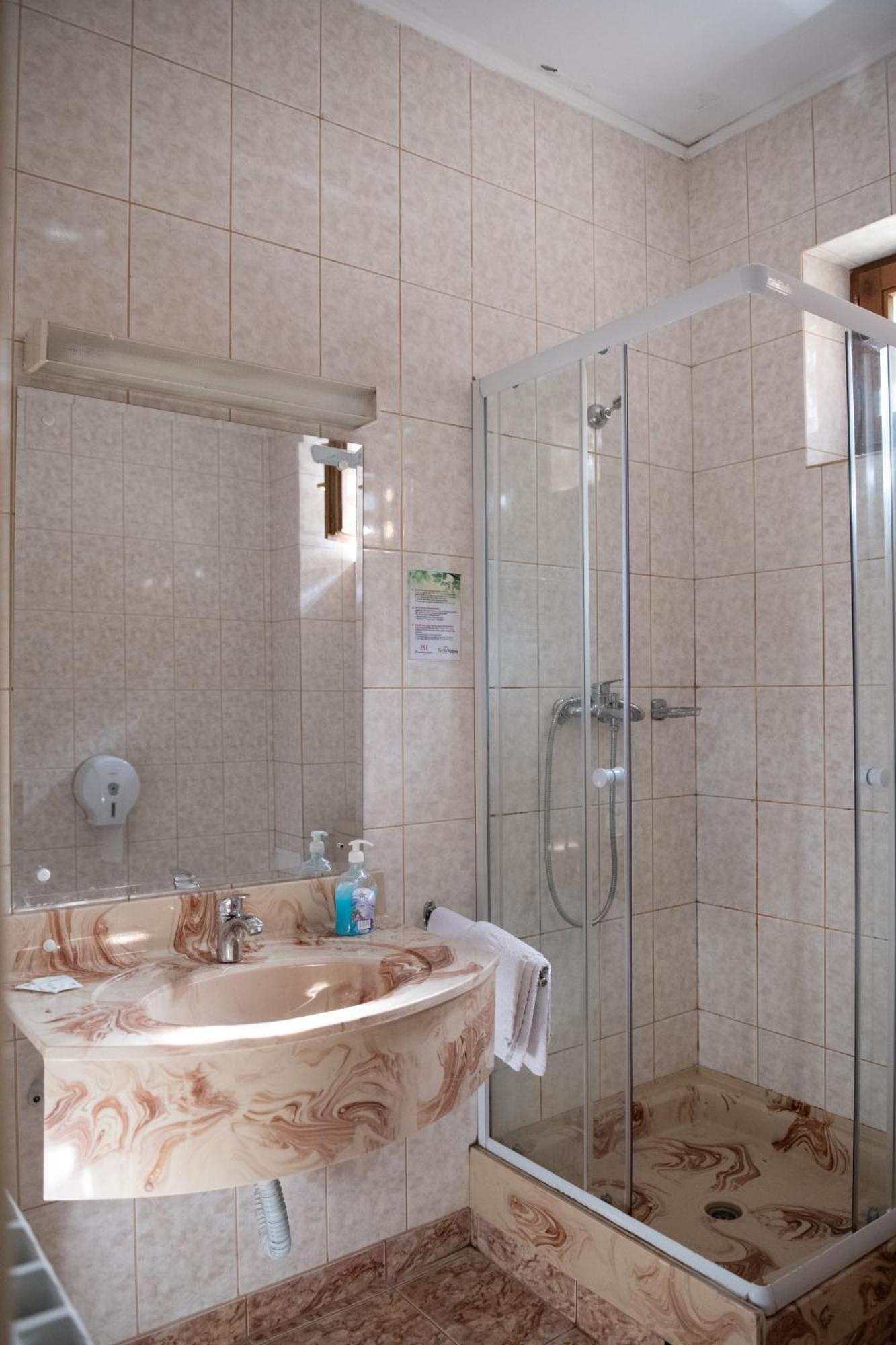 Hotel Panoramic Râmnicu Vâlcea エクステリア 写真